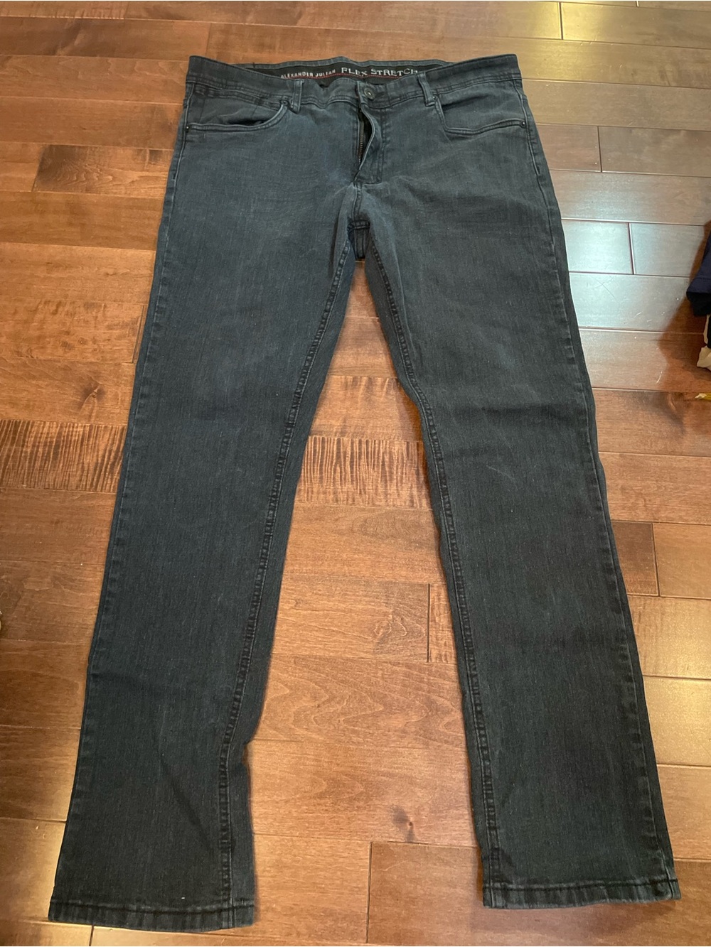 Alexander Julian Men's Slim Straight Jeans